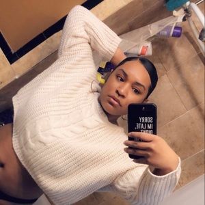 Crop top sweater baggy cream white